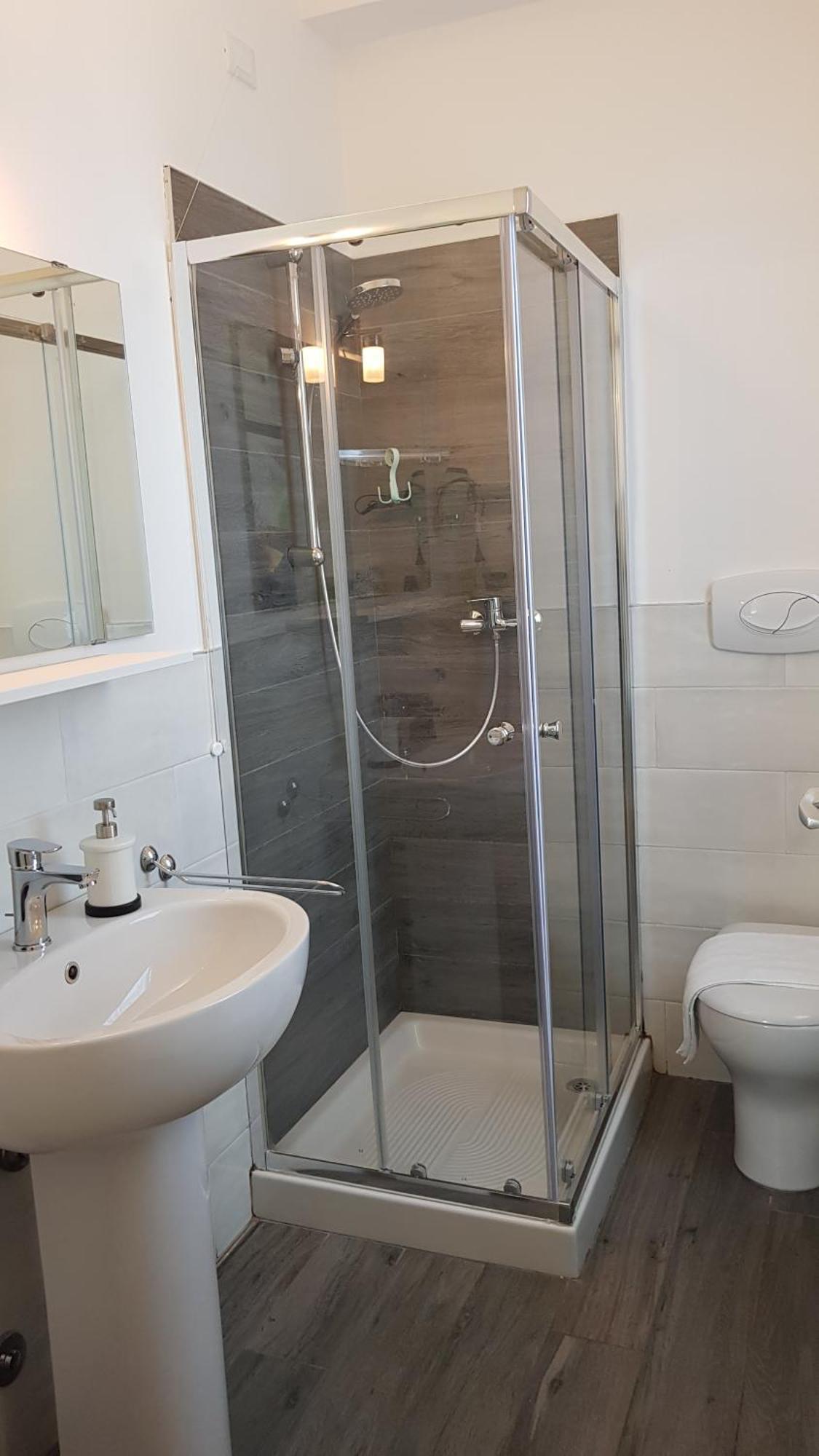 B&B Villa Giulia Desenzano del Garda Phòng bức ảnh